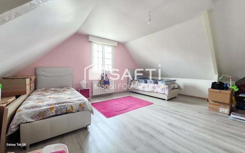 Maison - 230 m² - 9 pièces