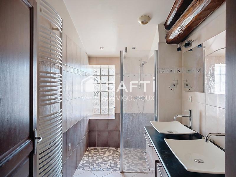 Maison - 250 m² - 7 pièces