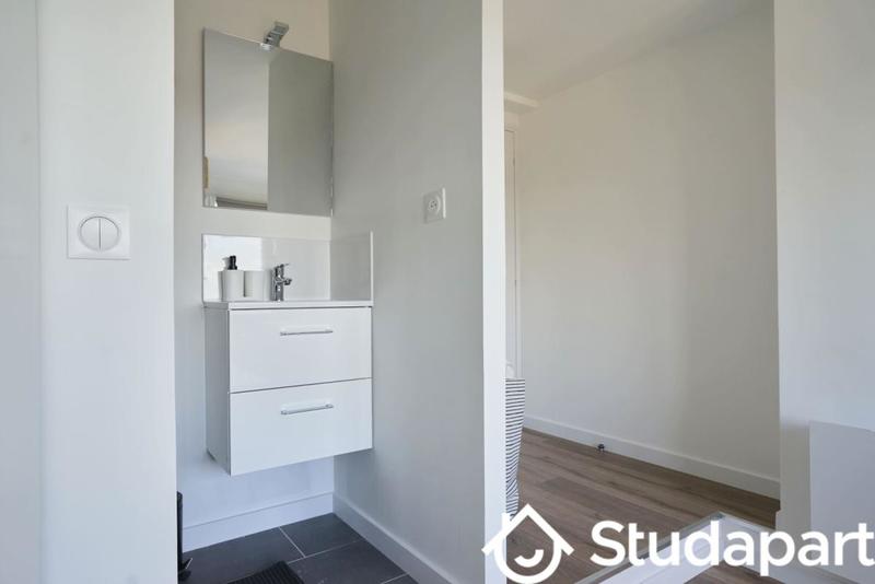 Chambre - 13 m² - 1 pièce