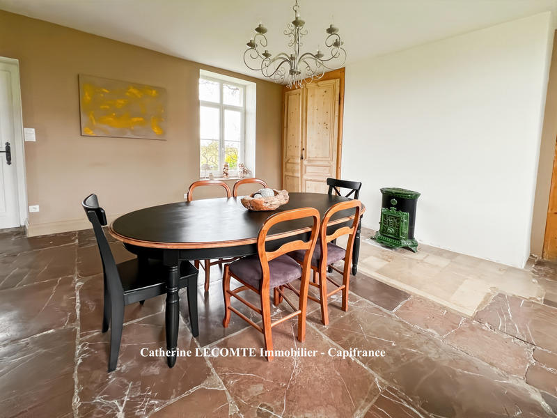 Maison - 285 m² - 10 pièces