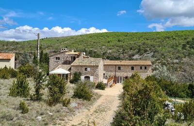 Maison - 550 m² - 21 pièces