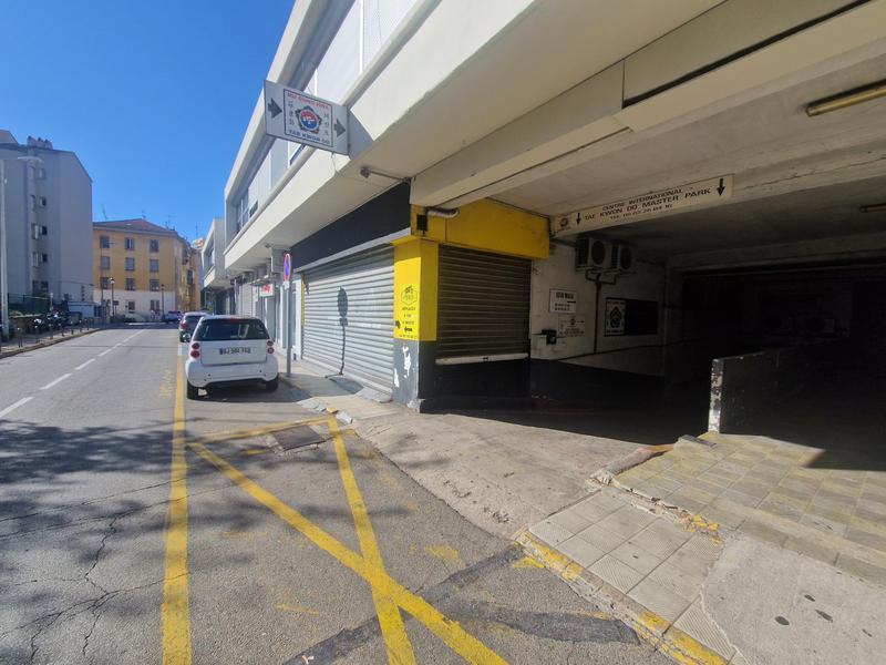 Local commercial - 496 m²