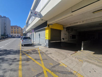 Local commercial - 496 m²