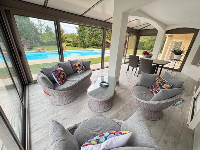 Maison - 206 m² - 7 pièces