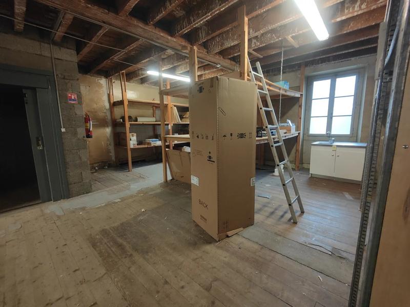 Local commercial - 633 m² - 3 pièces