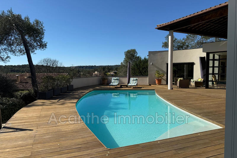 Villa - 220 m² - 6 pièces