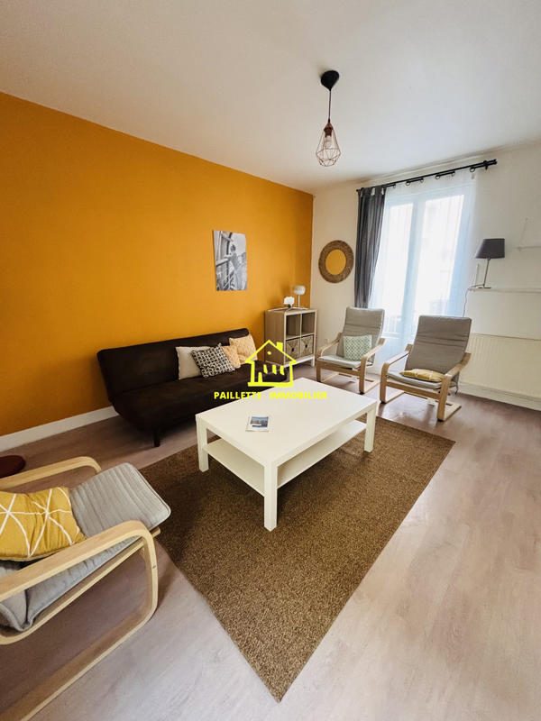 Appartement - 15 m² - 8 pièces