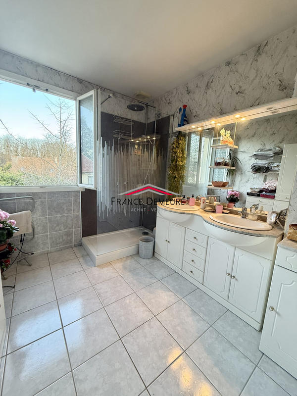 Maison - 140 m² - 7 pièces