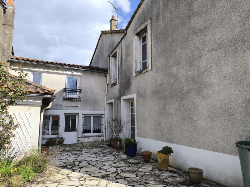 Maison - 181 m² - 6 pièces