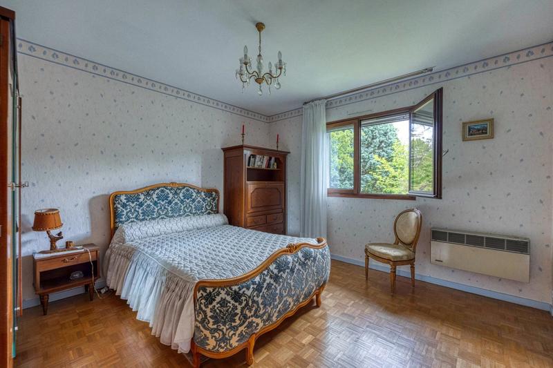 Maison - 180 m² - 8 pièces