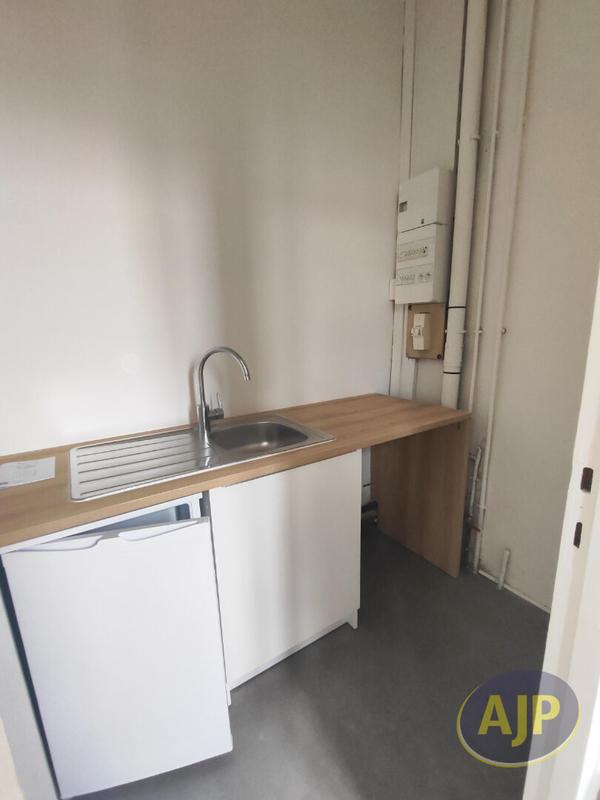 Local d'activité / Entrepôt - 55 m²