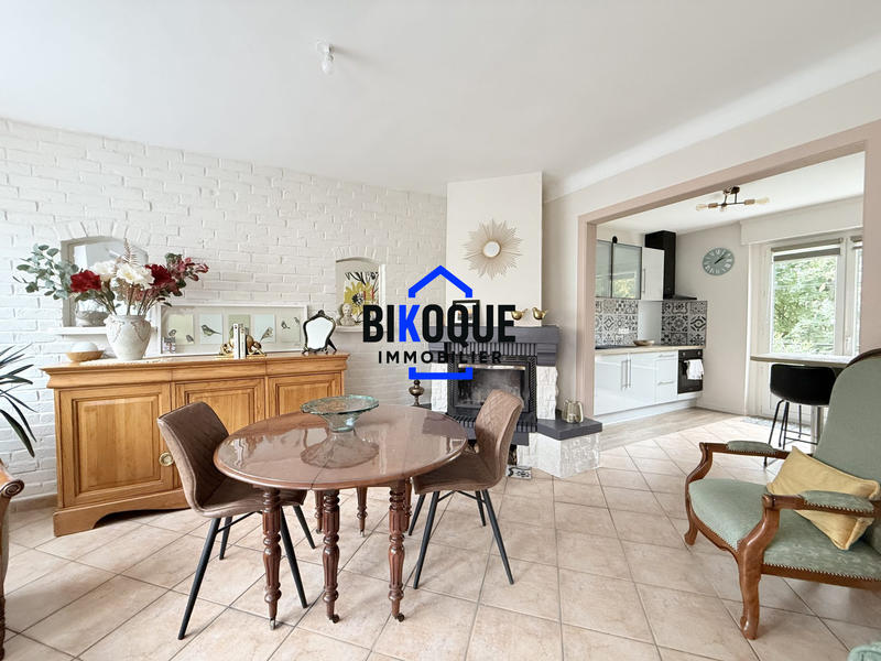 Maison - 94 m² - 5 pièces