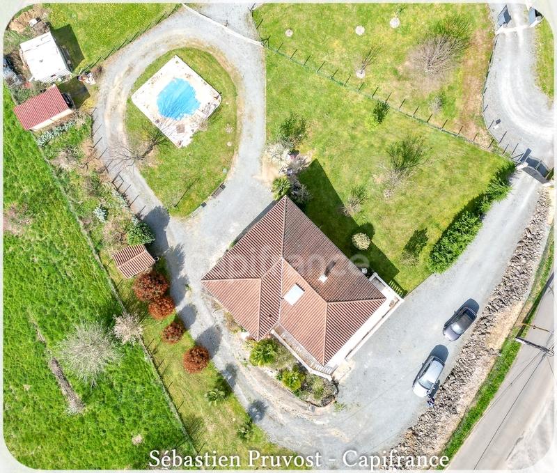 Maison - 177 m² - 8 pièces