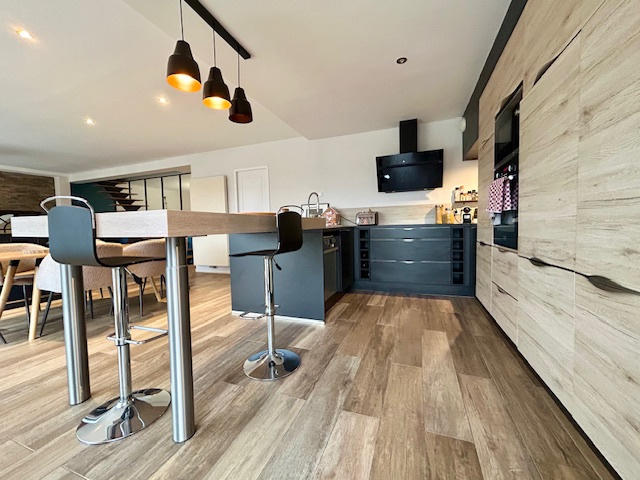 Maison - 167 m² - 7 pièces