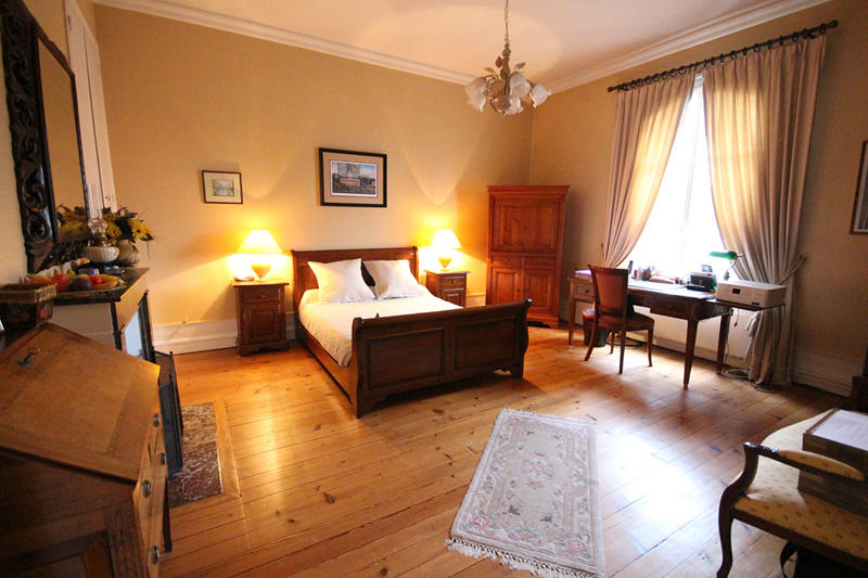 Maison de maîtres - 273 m² - 11 pièces