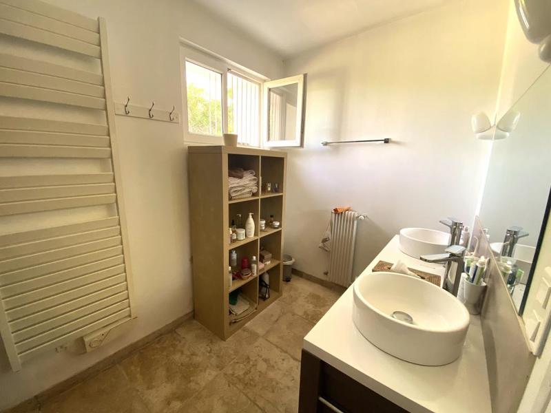 Mas - 528 m² - 16 pièces