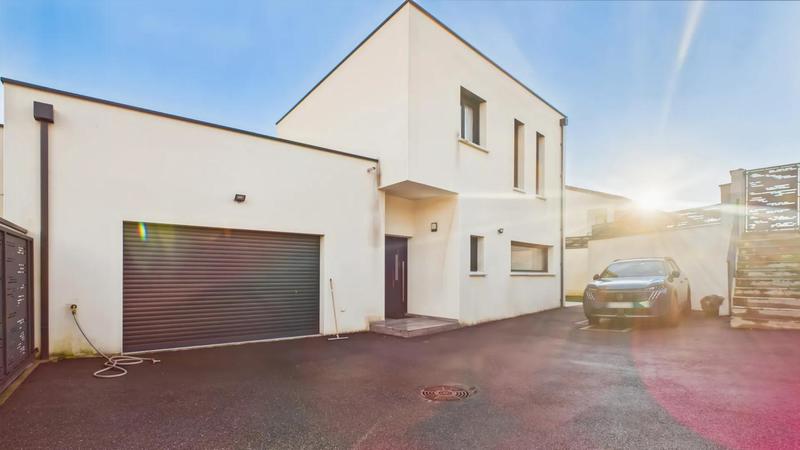 Maison - 138 m² - 6 pièces