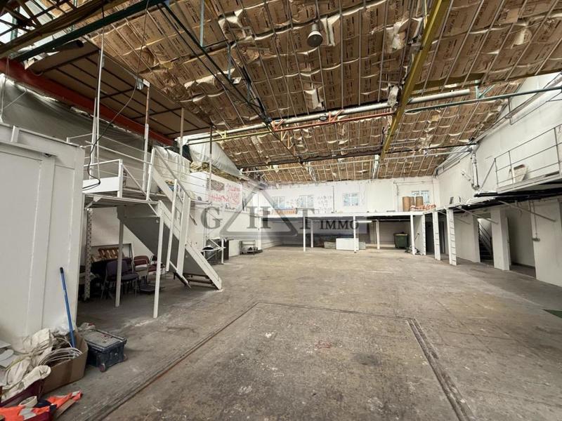 Entrepôt - 560 m²