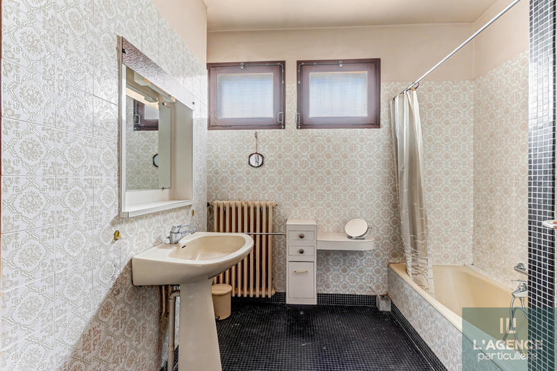 Maison - 140 m² - 5 pièces