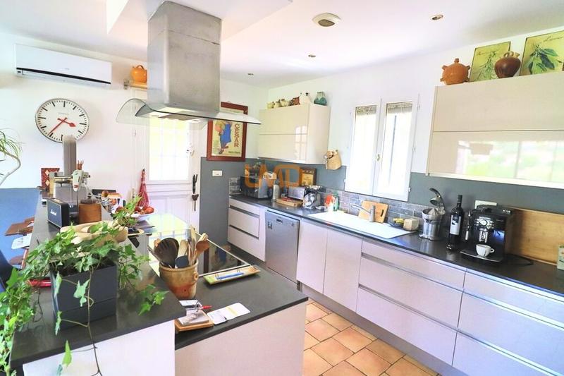 Propriété - 165 m² - 5 pièces