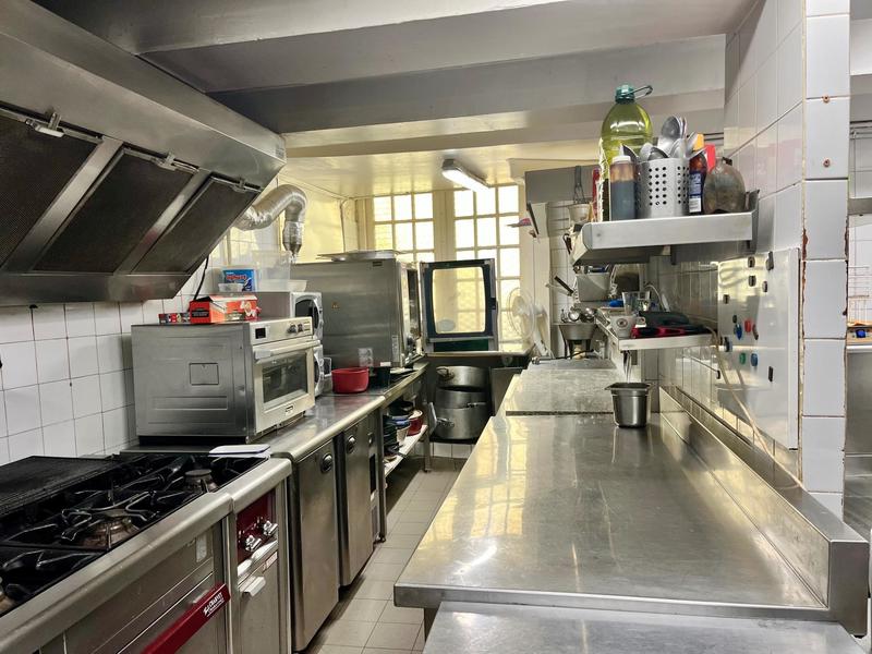 Local commercial - 300 m² - 10 pièces