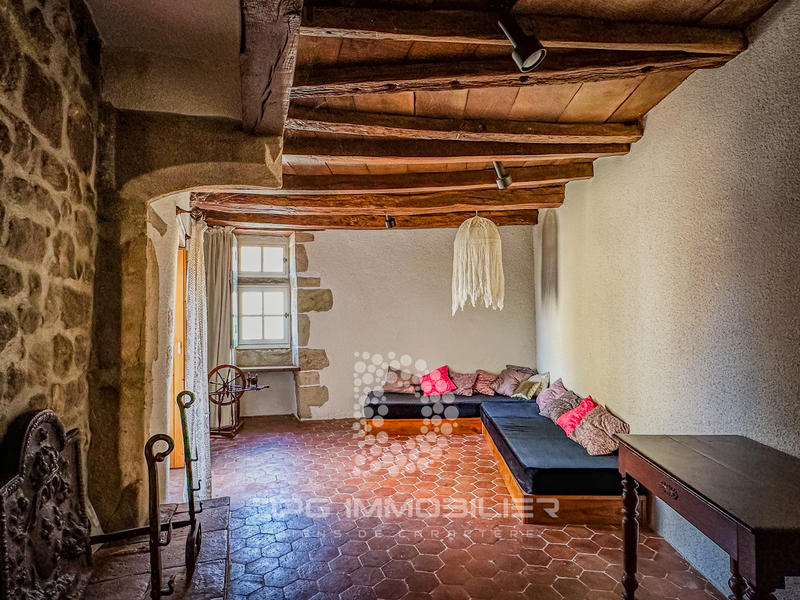 Maison de village - 310 m² - 14 pièces