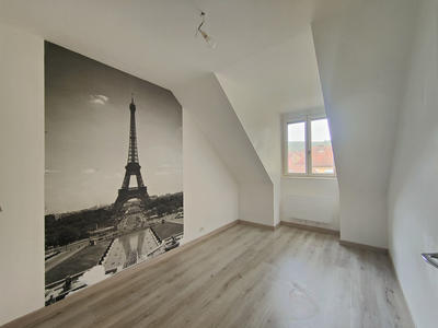 Appartement - 93 m² - 6 pièces