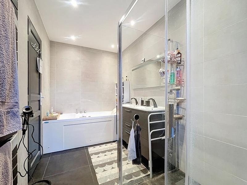 Maison - 137 m² - 5 pièces