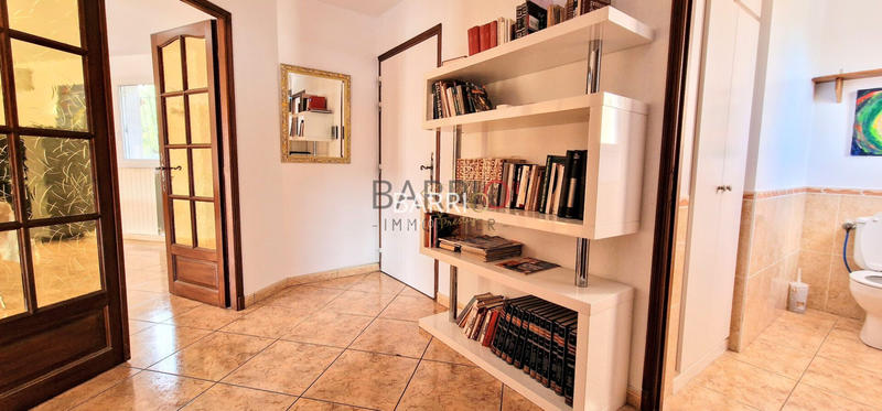 Villa - 237 m² - 10 pièces