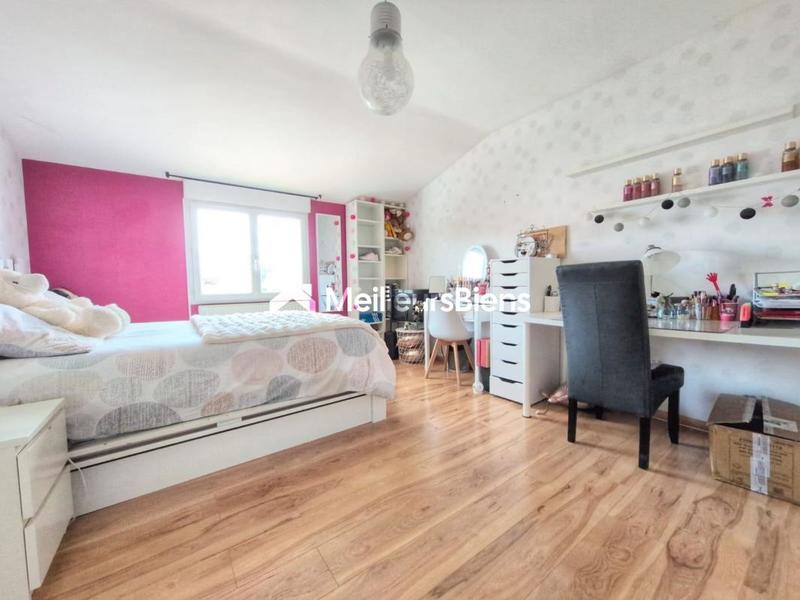 Maison - 166 m² - 7 pièces