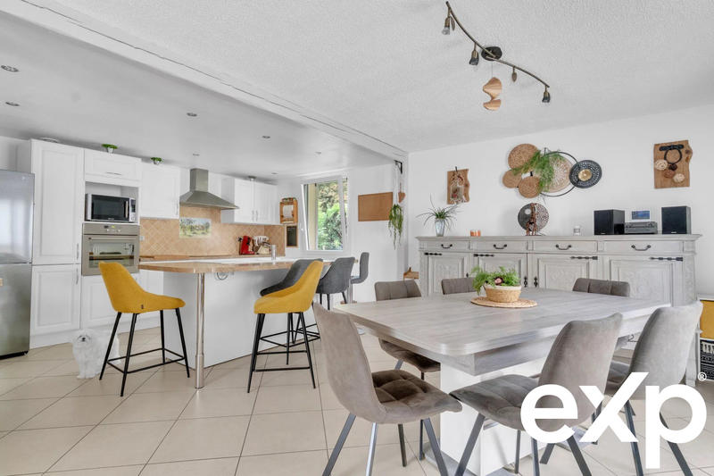 Maison - 167 m² - 6 pièces