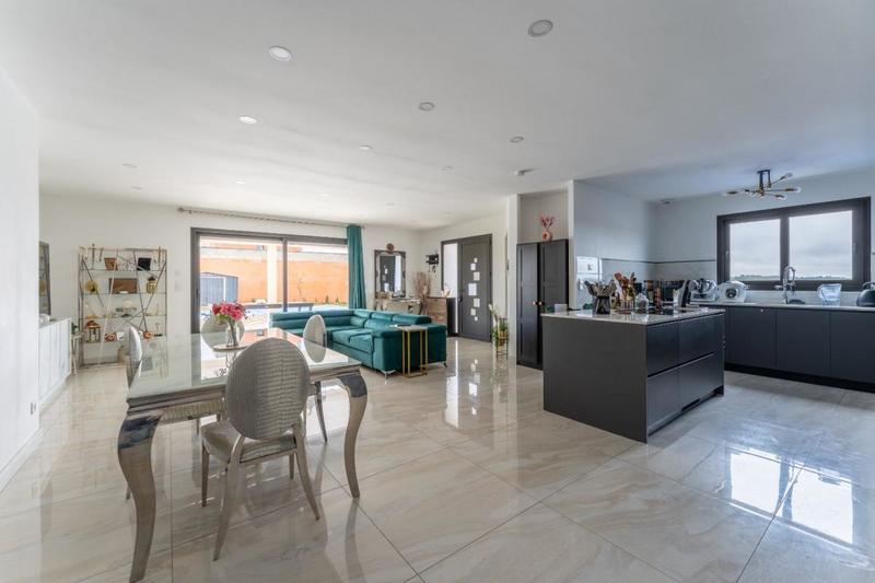 Maison - 120 m² - 4 pièces