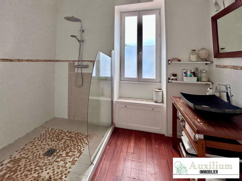 Maison ancienne - 205 m² - 7 pièces