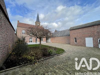 Maison - 218 m² - 11 pièces