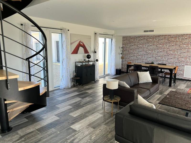 Maison - 179 m² - 6 pièces