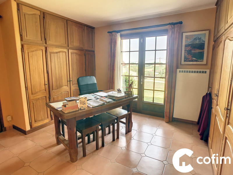 Maison - 258 m² - 12 pièces