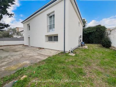 Maison - 180 m² - 8 pièces