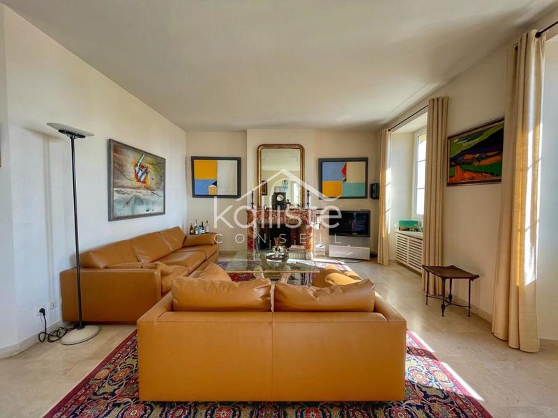 Appartement - 140 m² - 3 pièces