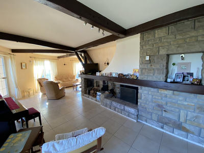 Maison - 380 m² - 8 pièces