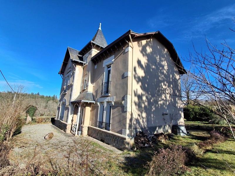 Maison - 159 m² - 7 pièces