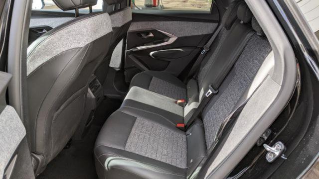 Peugeot 3008 Hybrid 136 e-Dcs6 Allure