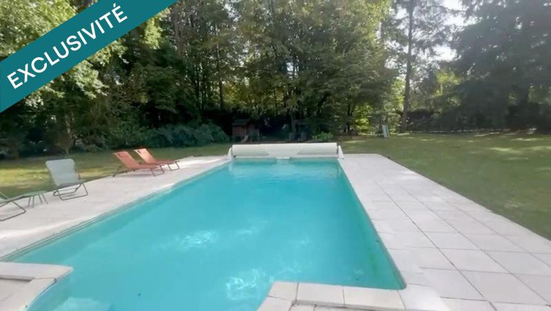 Maison - 320 m² - 9 pièces