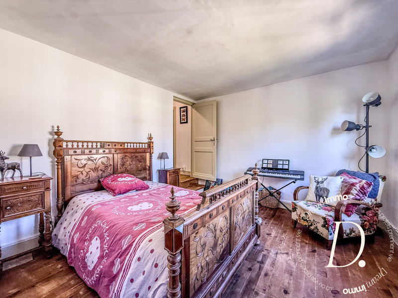 Maison - 168 m² - 8 pièces