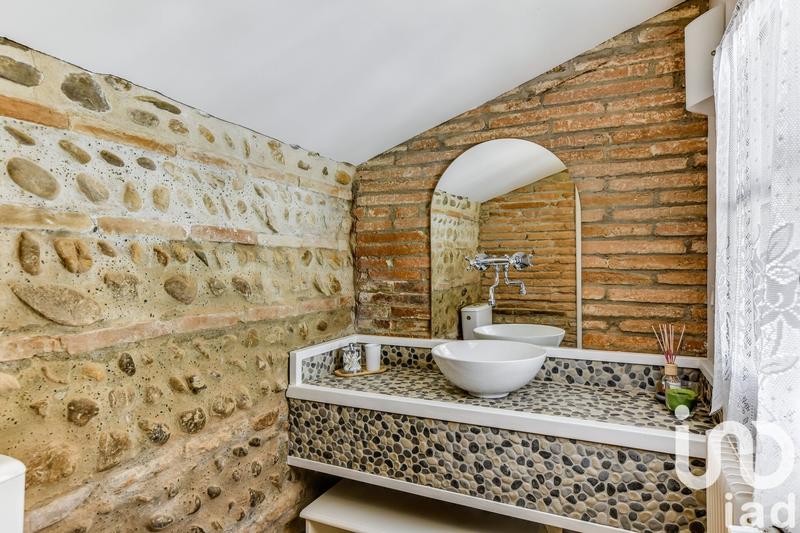 Maison - 435 m² - 11 pièces