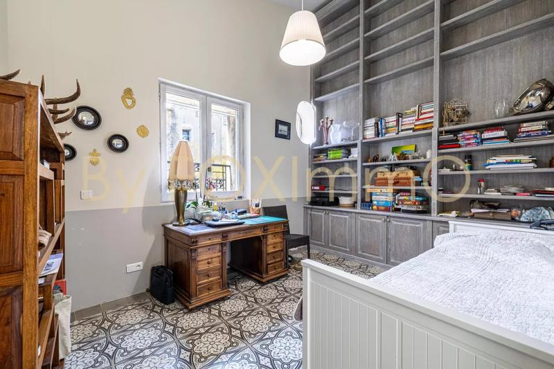 Maison de ville - 230 m² - 9 pièces