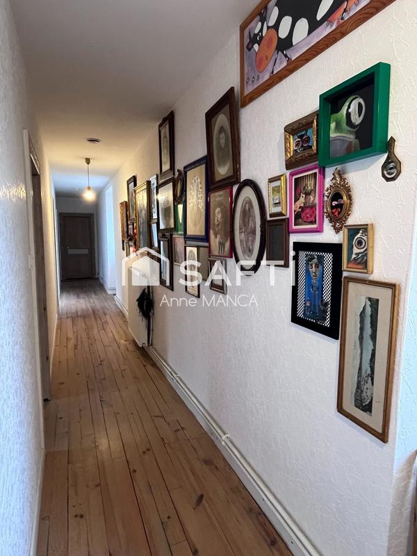 Maison - 220 m² - 7 pièces