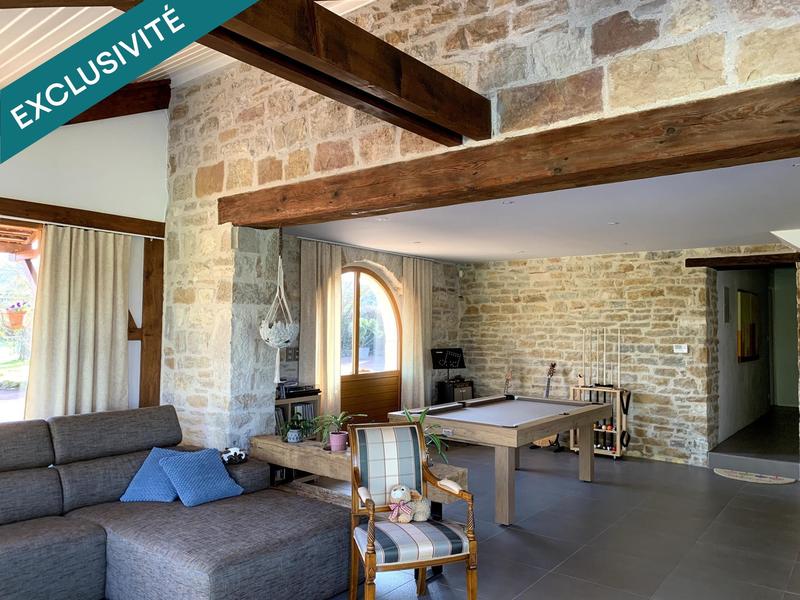 Maison - 289 m² - 9 pièces