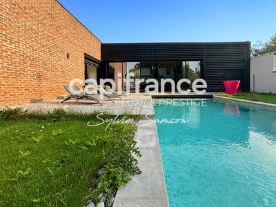 Maison - 477 m² - 12 pièces