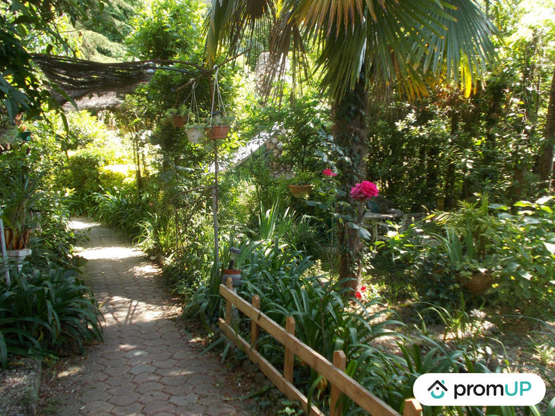 Maison - 300 m² - 12 pièces