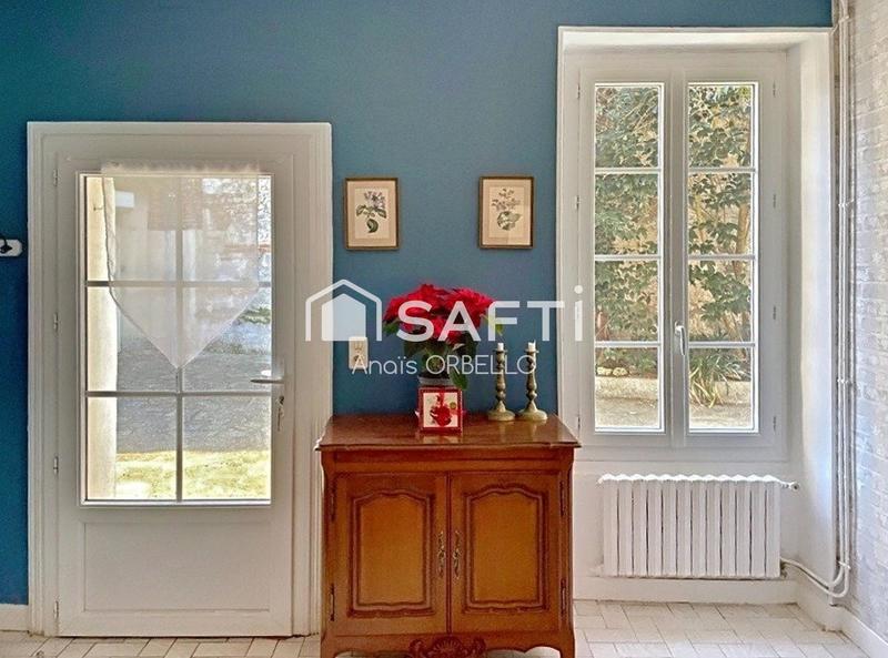 Maison - 250 m² - 8 pièces